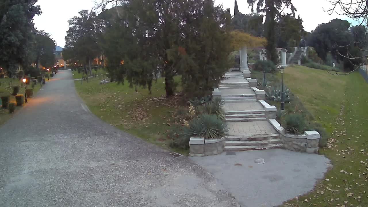 Parco Coronini-Cronberg Live Webcam – Green Oasis