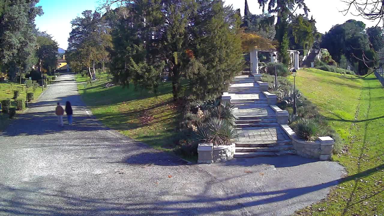 Parco Coronini-Cronberg Live Webcam – Green Oasis
