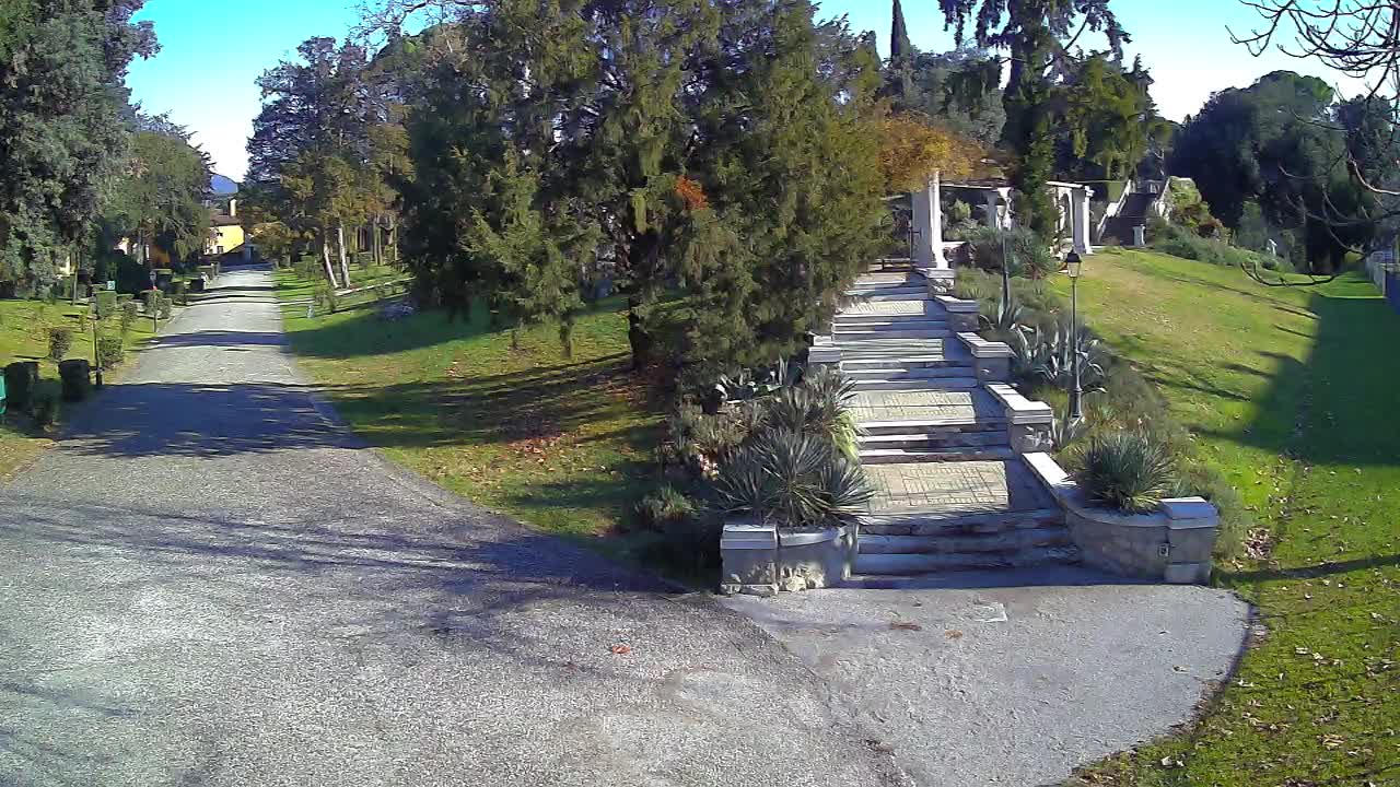 Parco Coronini-Cronberg Live Webcam – Green Oasis