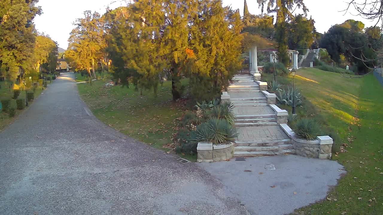 Parco Coronini-Cronberg Live Webcam – Green Oasis