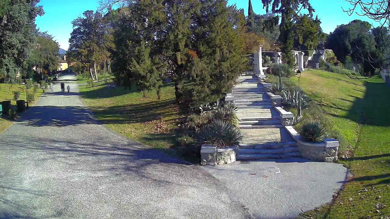 Parco Coronini-Cronberg Live Webcam – Green Oasis