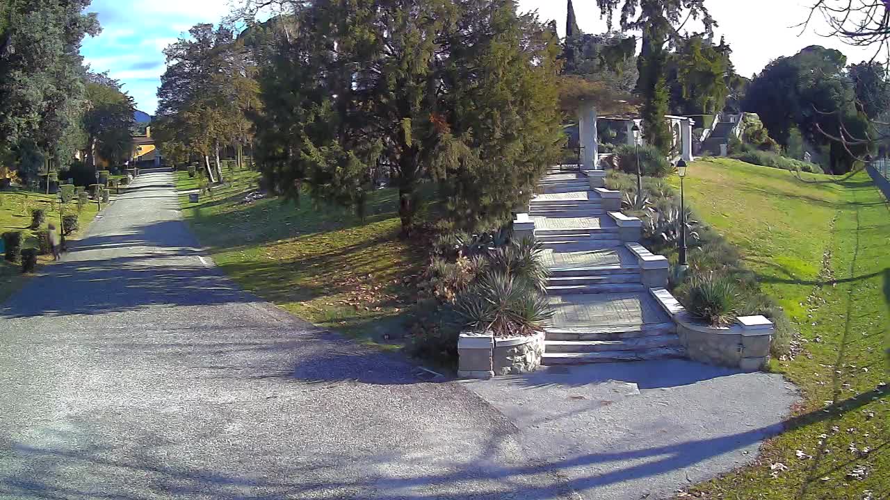 Parco Coronini-Cronberg Live Webcam – Green Oasis