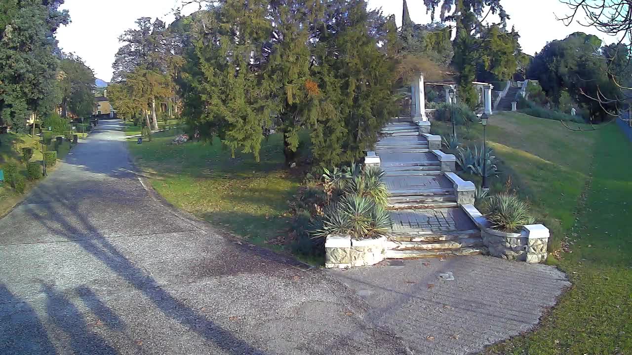 Parco Coronini-Cronberg Live Webcam – Green Oasis