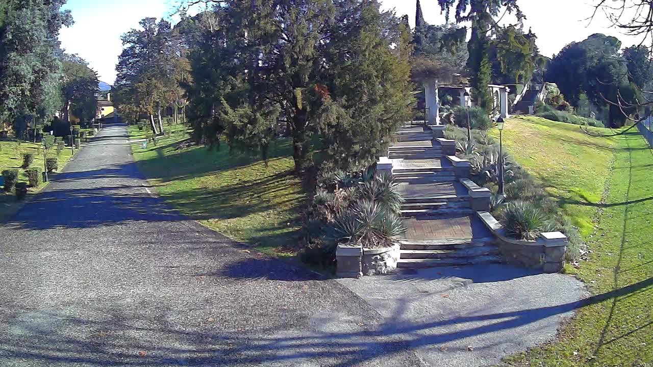 Parco Coronini-Cronberg Live Webcam – Green Oasis