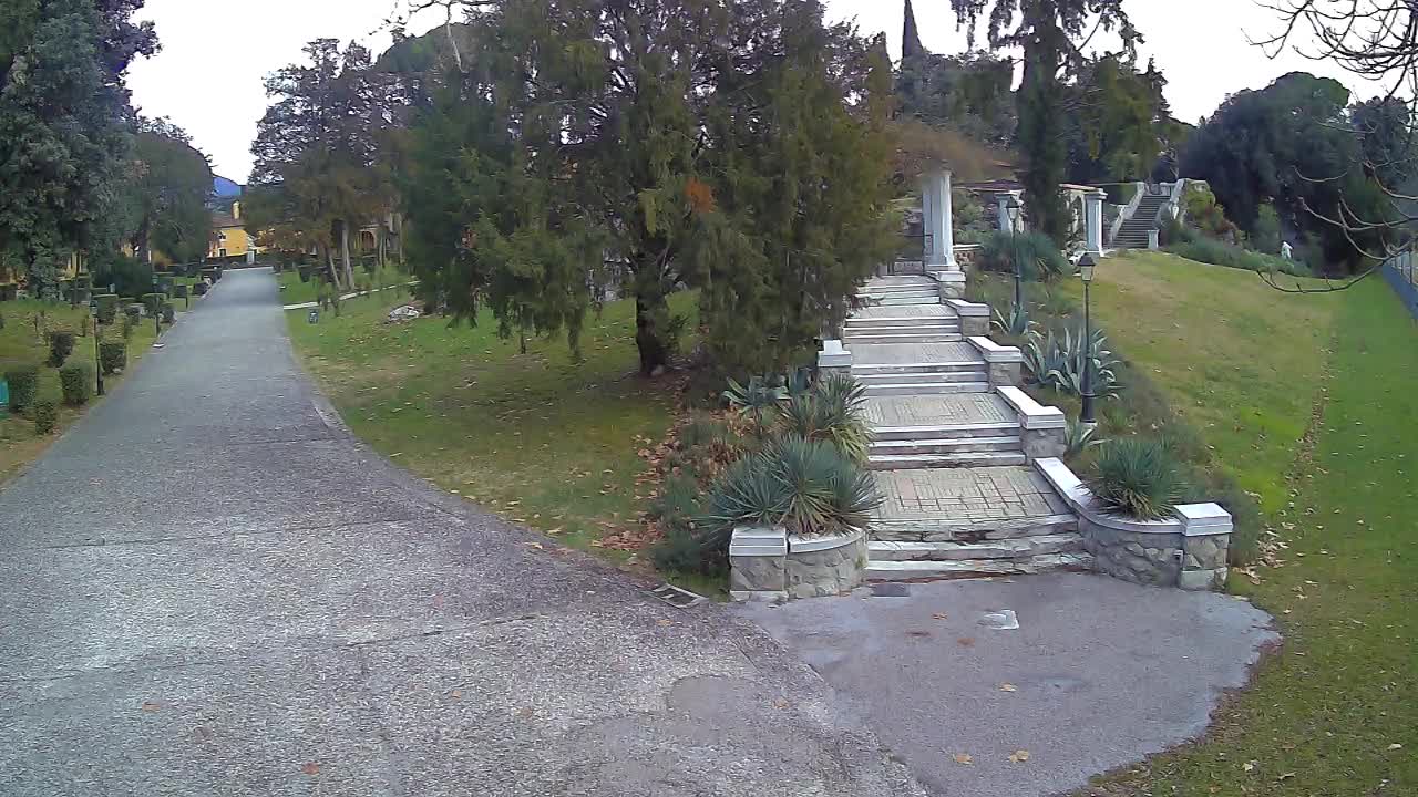 Spletna kamera park Coronini Kronberg – Gorica