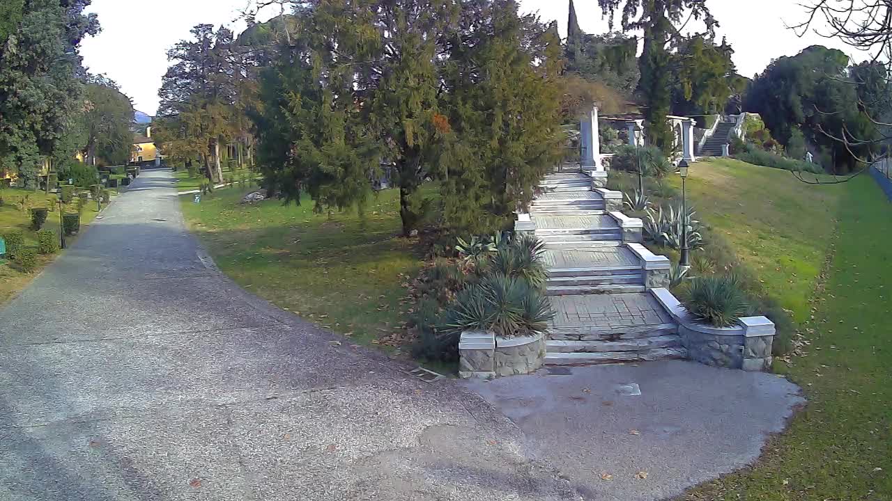 Parco Coronini-Cronberg Live Webcam – Green Oasis