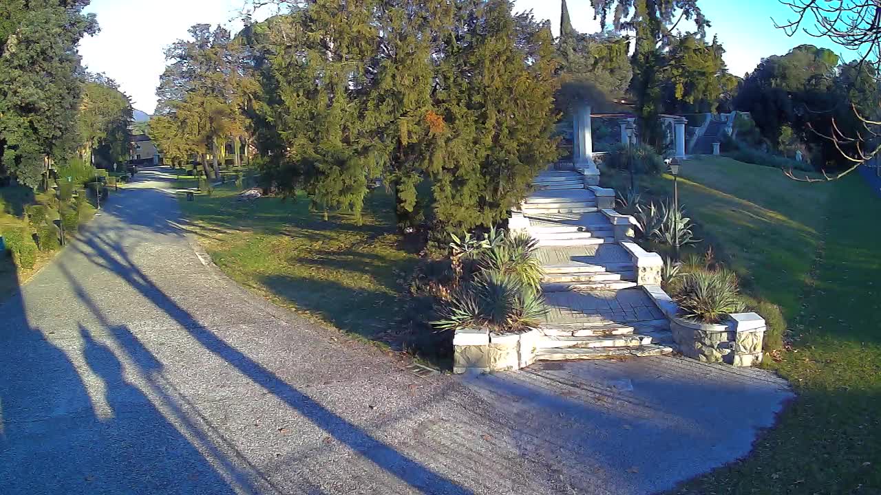 Parco Coronini-Cronberg Live Webcam – Green Oasis