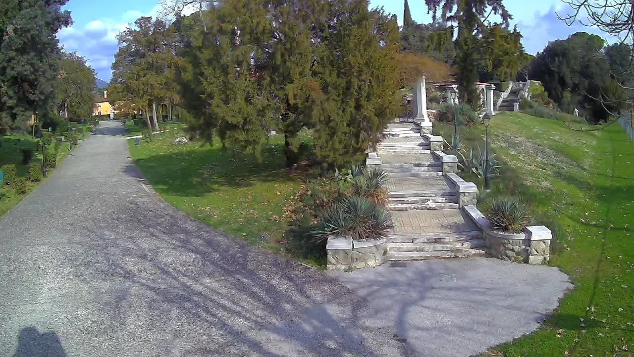 Parco Coronini-Cronberg Live Webcam – Green Oasis