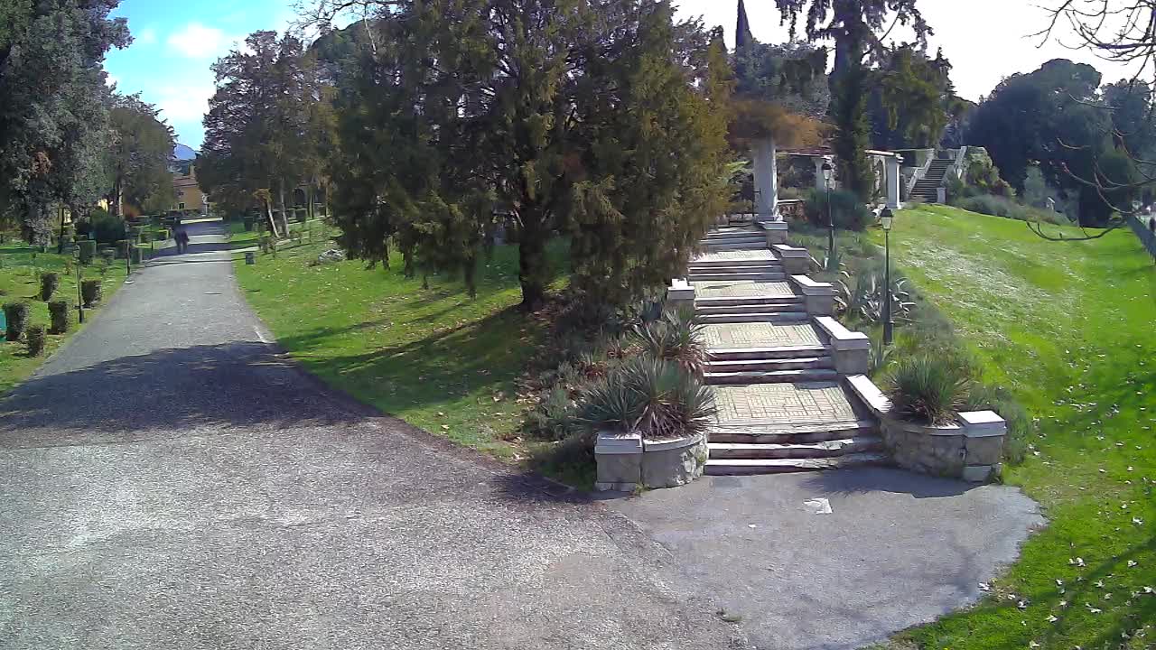 Parco Coronini-Cronberg Live Webcam – Green Oasis