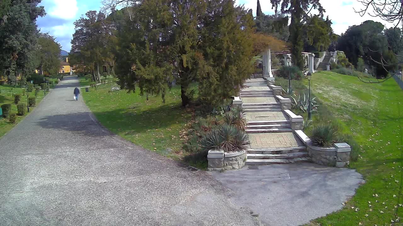 Parco Coronini-Cronberg Live Webcam – Green Oasis