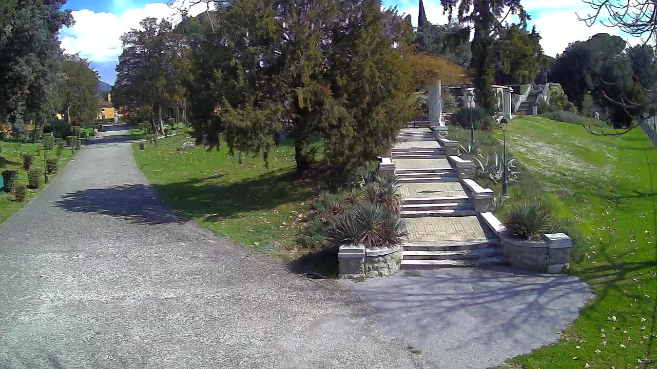 Parco Coronini-Cronberg Live Webcam – Green Oasis