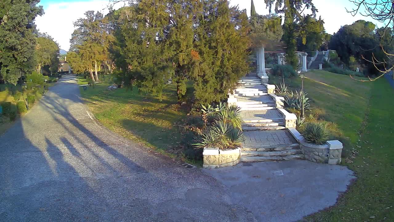 Parco Coronini-Cronberg Live Webcam – Green Oasis