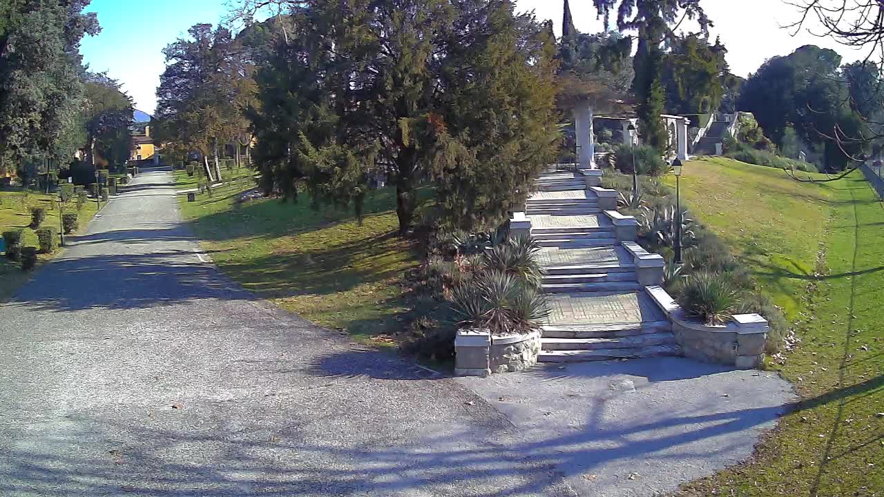 Parco Coronini-Cronberg Live Webcam – Green Oasis