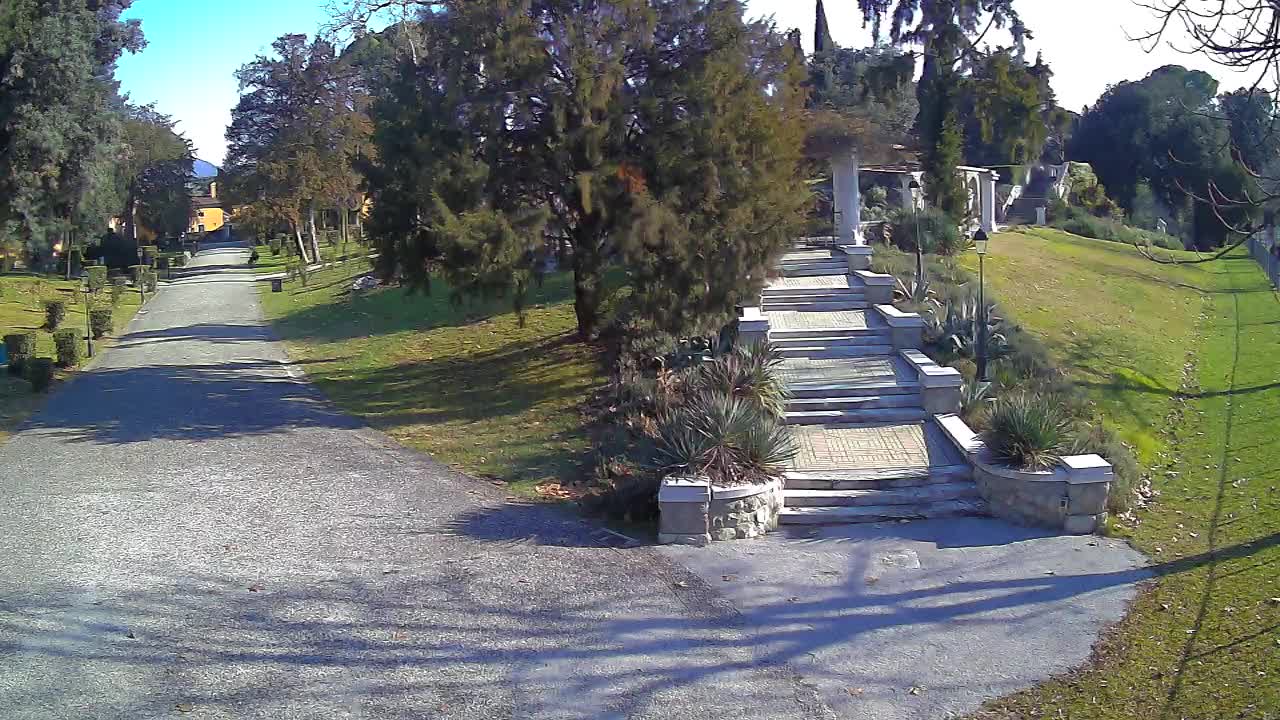 Parco Coronini-Cronberg Live Webcam – Green Oasis