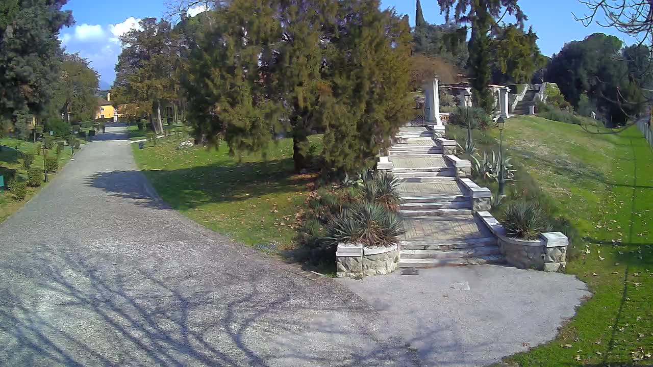 Parco Coronini-Cronberg Live Webcam – Green Oasis
