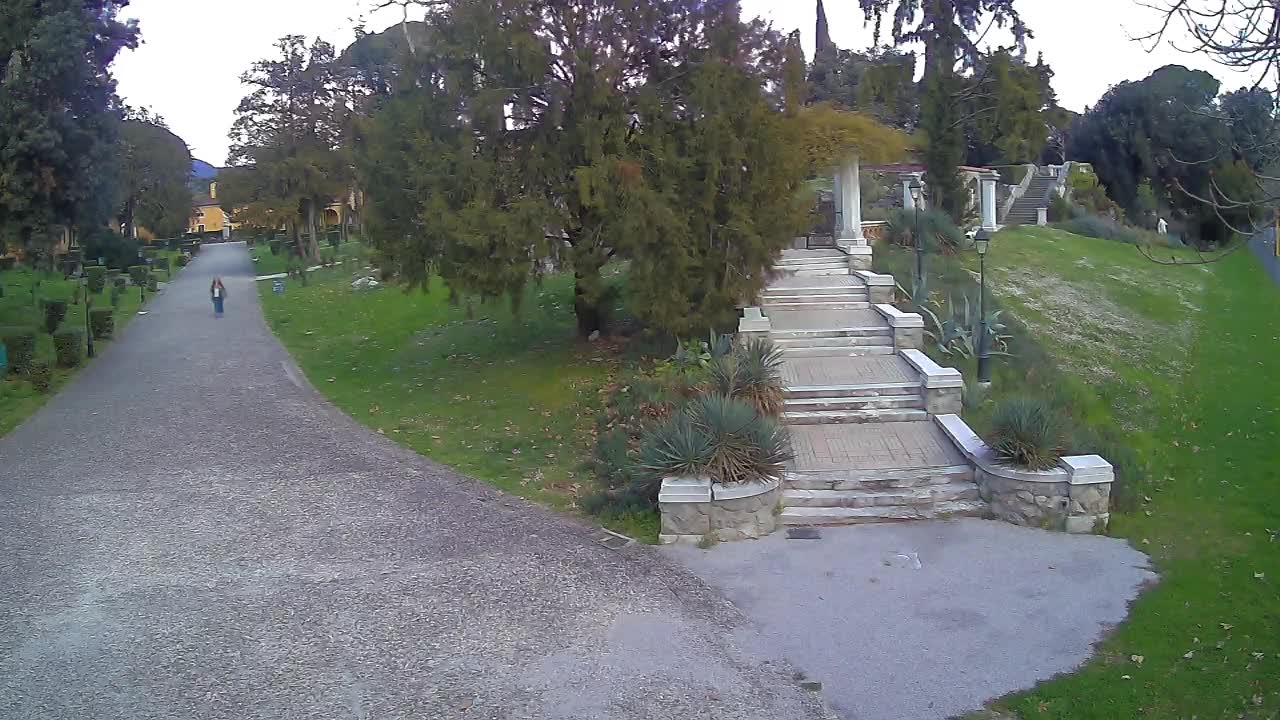 Parco Coronini-Cronberg Live Webcam – Green Oasis