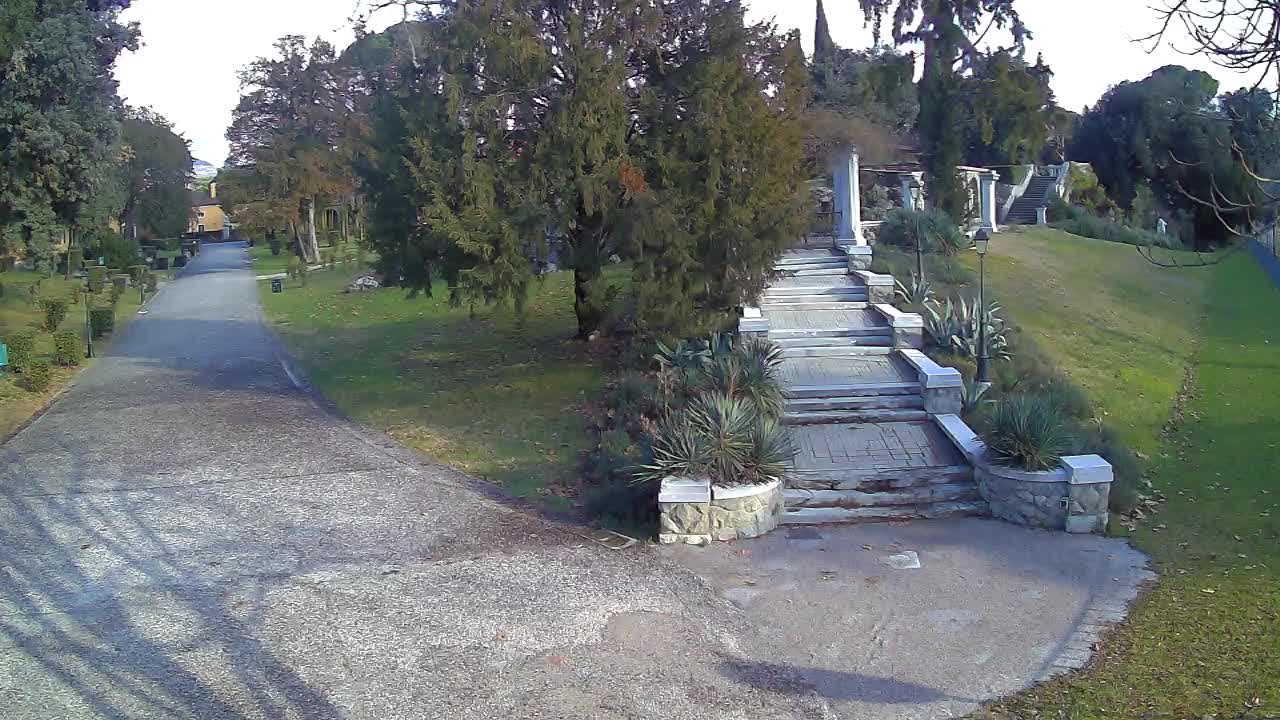 Parco Coronini-Cronberg Live Webcam – Green Oasis