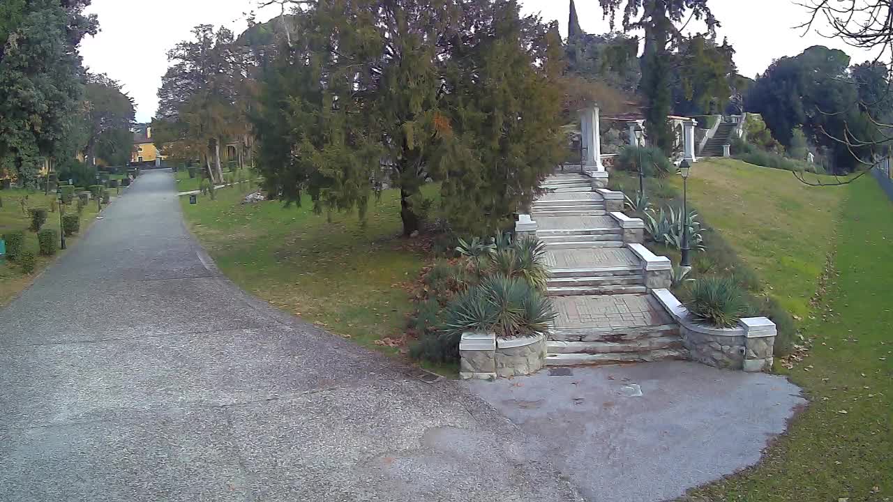Parco Coronini-Cronberg Live Webcam – Green Oasis