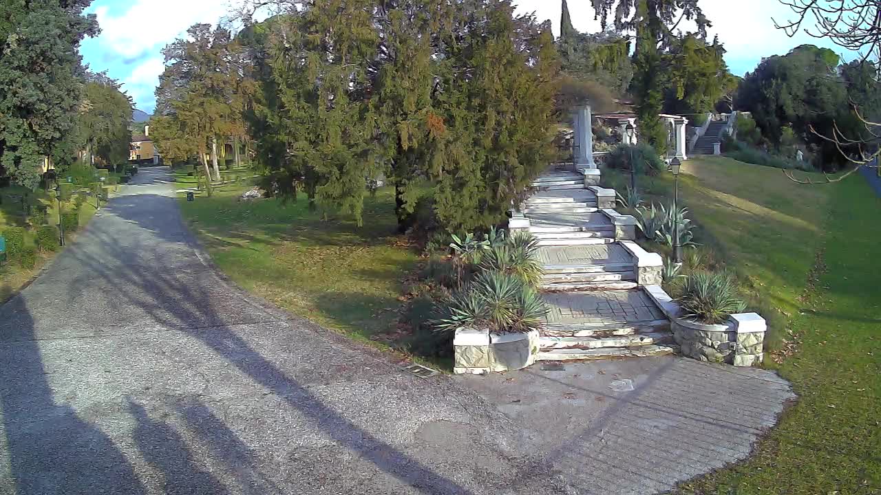 Spletna kamera park Coronini Kronberg – Gorica