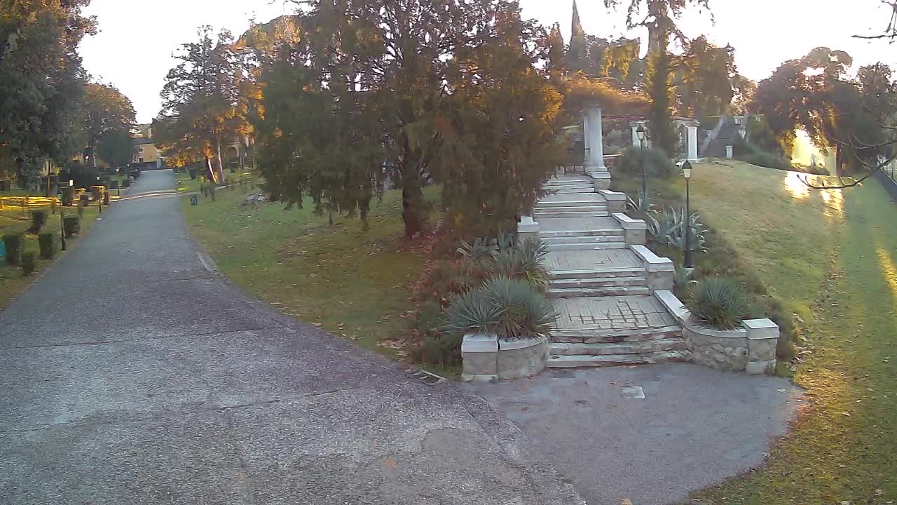 Parco Coronini-Cronberg Live Webcam – Green Oasis