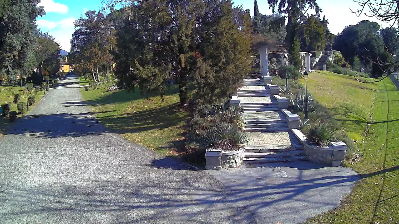 Parco Coronini-Cronberg Live Webcam – Green Oasis