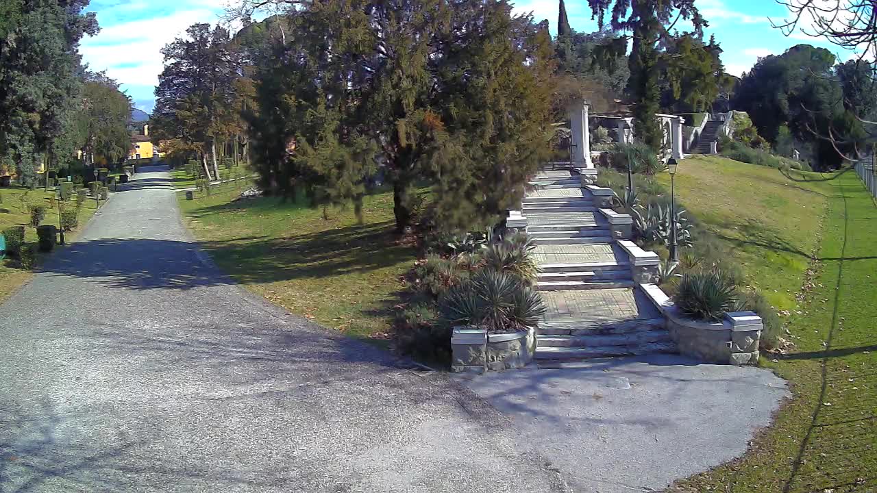 Parco Coronini-Cronberg Live Webcam – Green Oasis