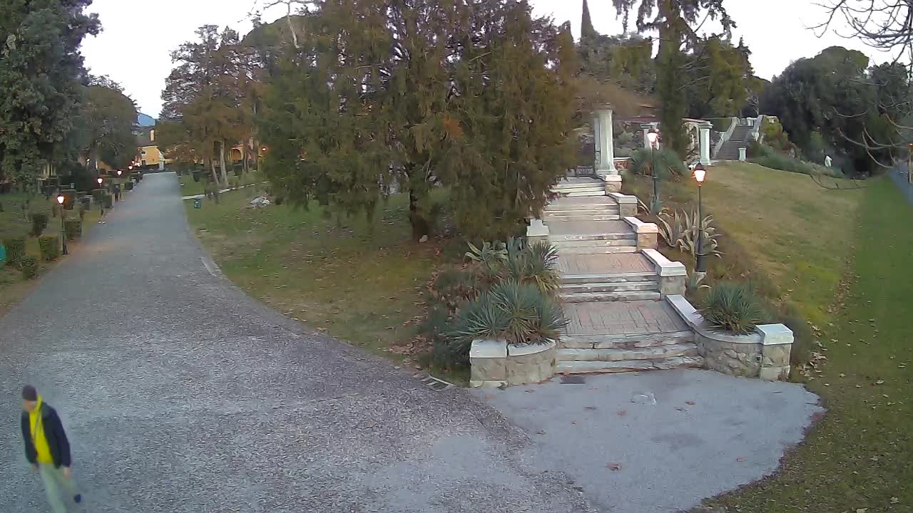 Parco Coronini-Cronberg Live Webcam – Green Oasis