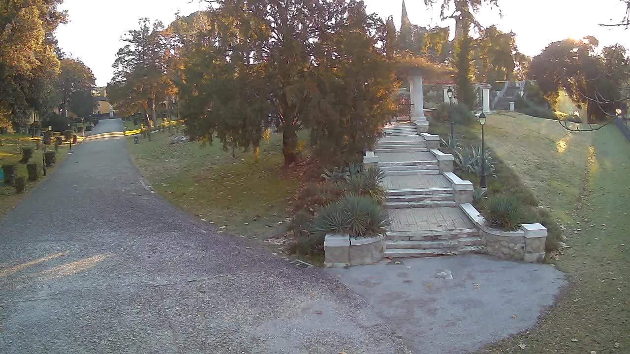 Parco Coronini-Cronberg Live Webcam – Green Oasis