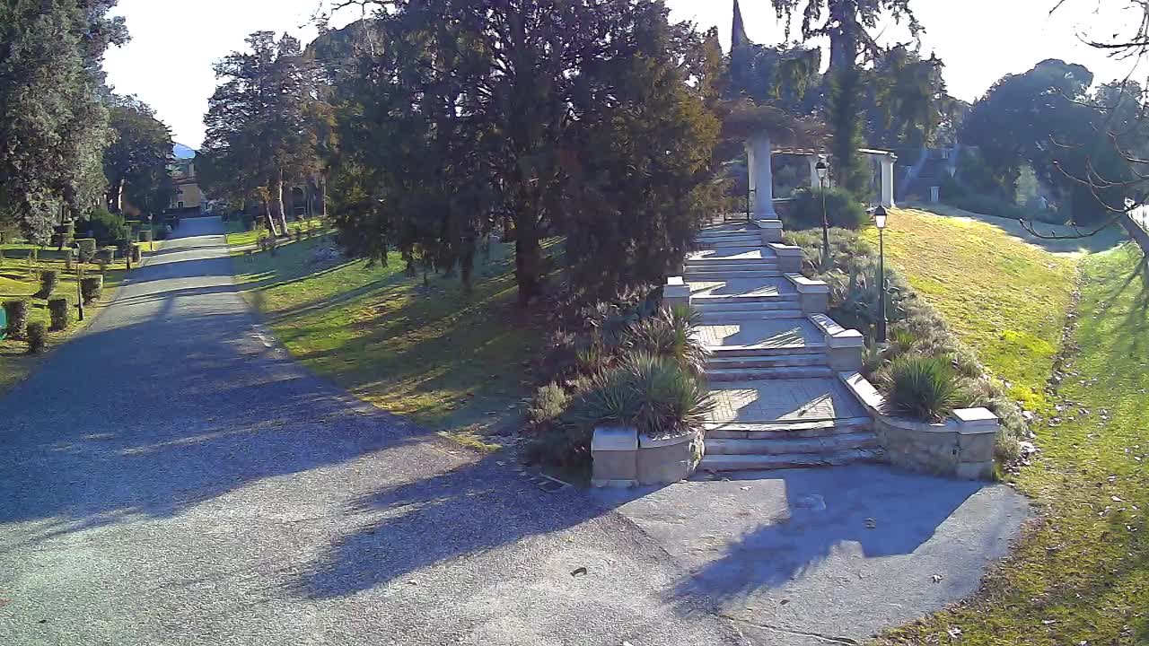 Parco Coronini-Cronberg Live Webcam – Green Oasis