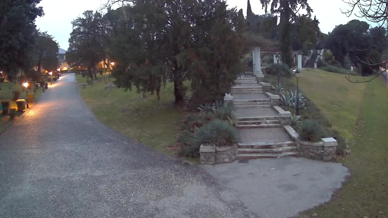 Parco Coronini-Cronberg Live Webcam – Green Oasis