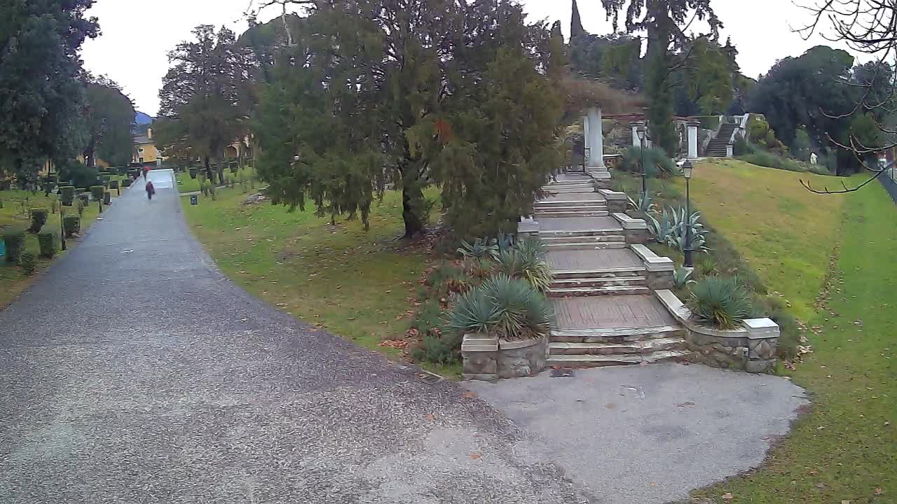 Parco Coronini-Cronberg Live Webcam – Green Oasis