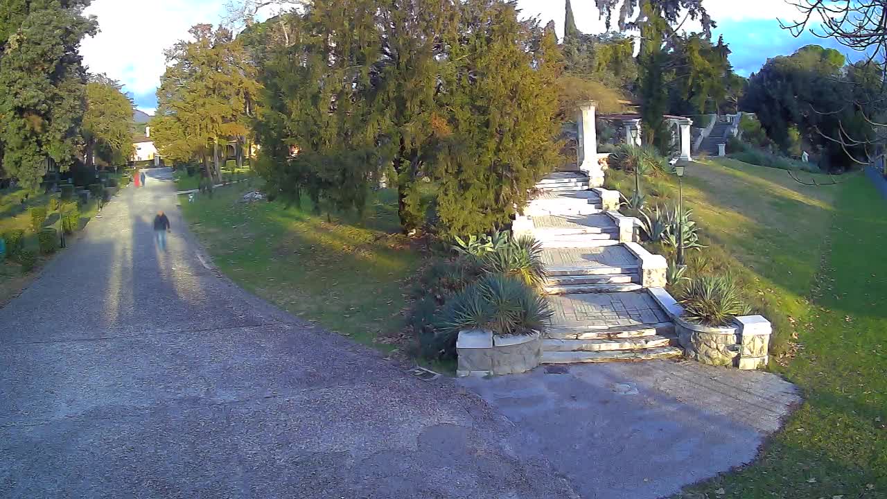 Parco Coronini-Cronberg Live Webcam – Green Oasis