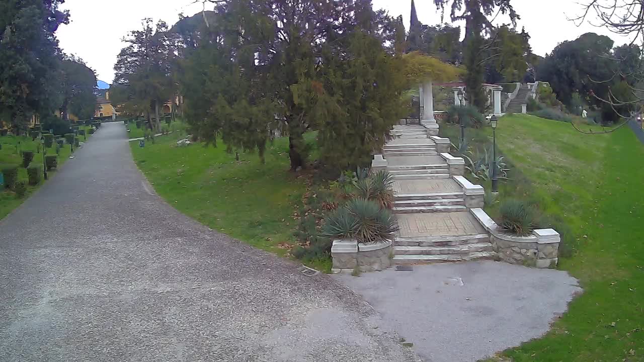 Spletna kamera park Coronini Kronberg – Gorica