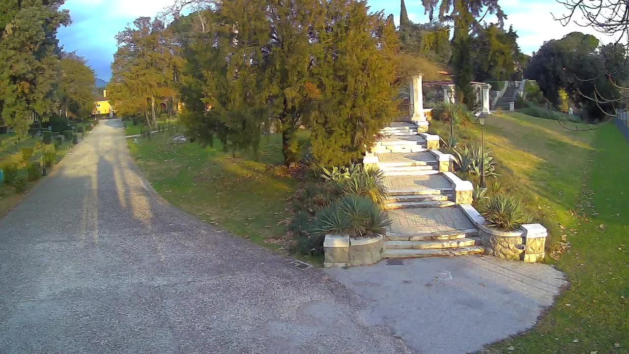 Parco Coronini-Cronberg Live Webcam – Green Oasis