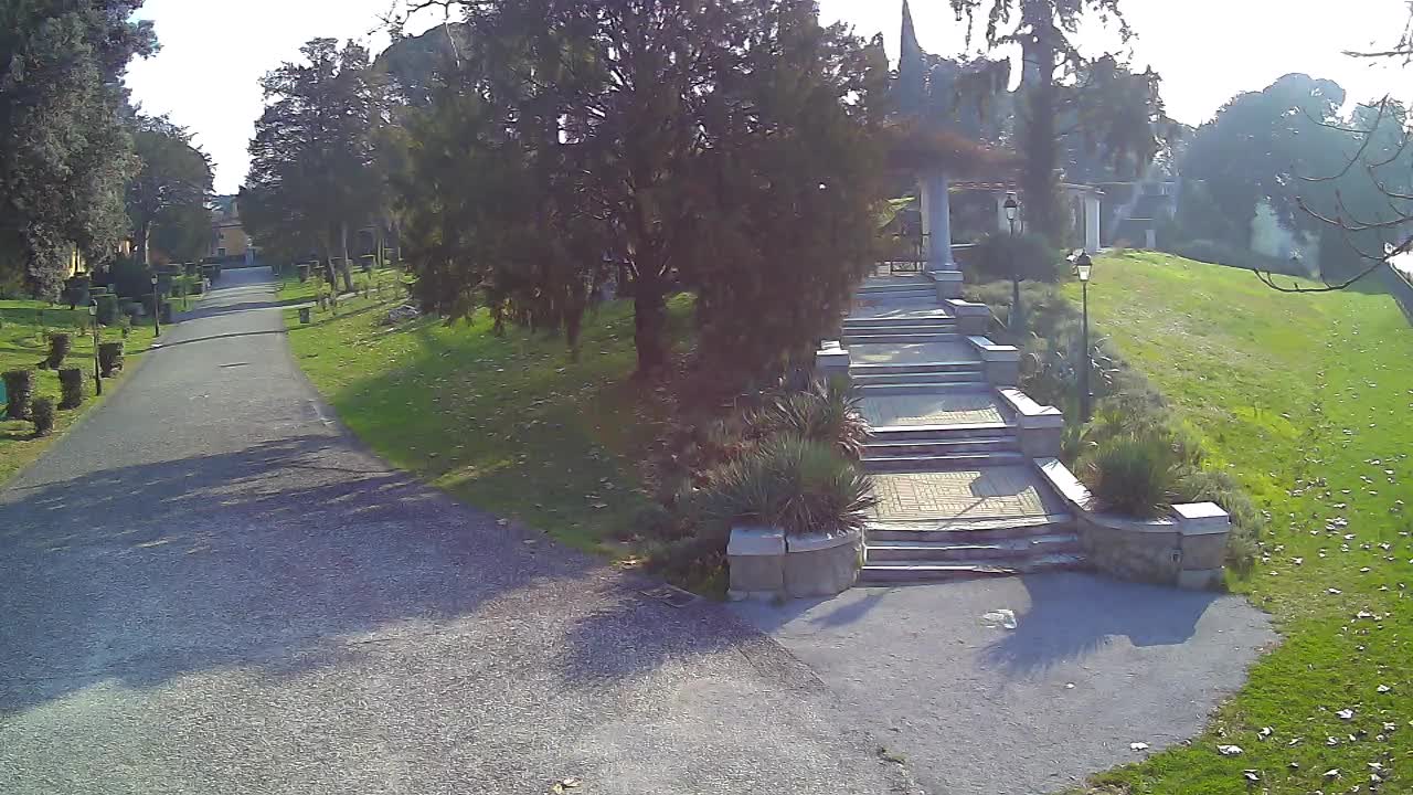 Spletna kamera park Coronini Kronberg – Gorica
