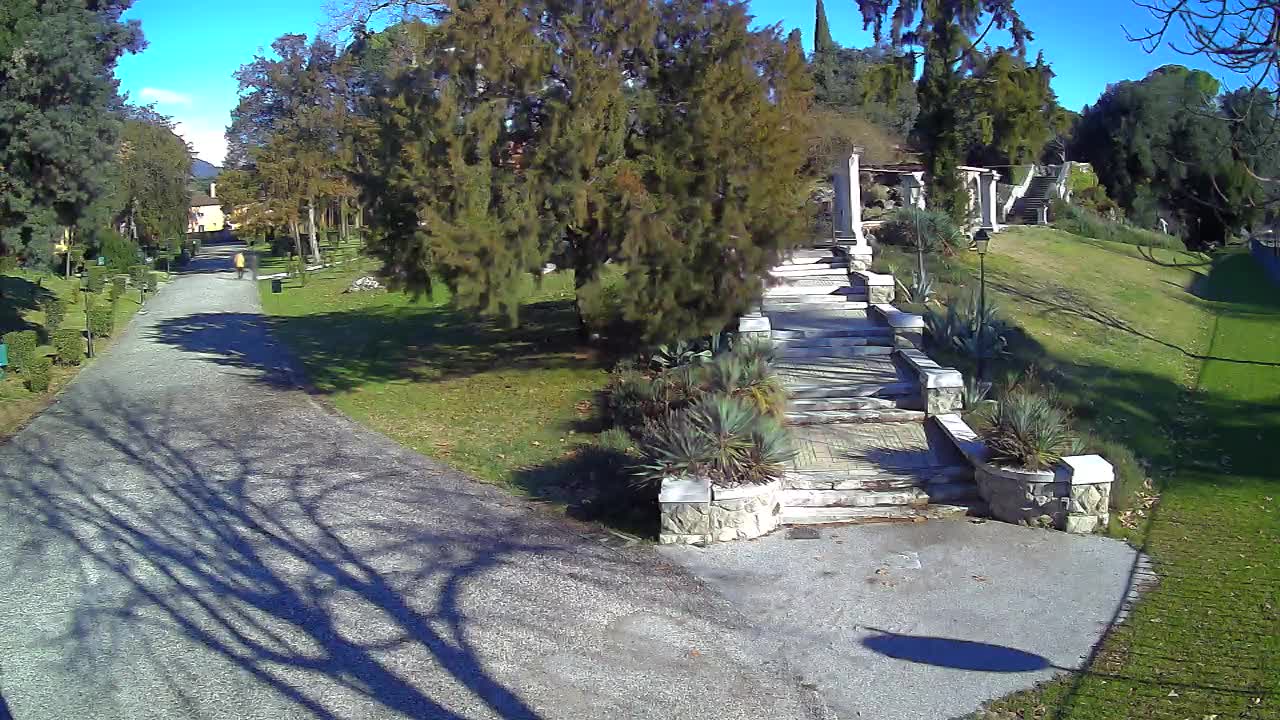 Parco Coronini-Cronberg Live Webcam – Green Oasis