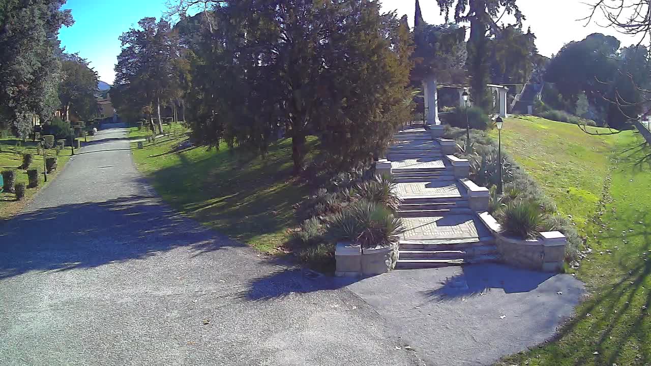 Parco Coronini-Cronberg Live Webcam – Green Oasis