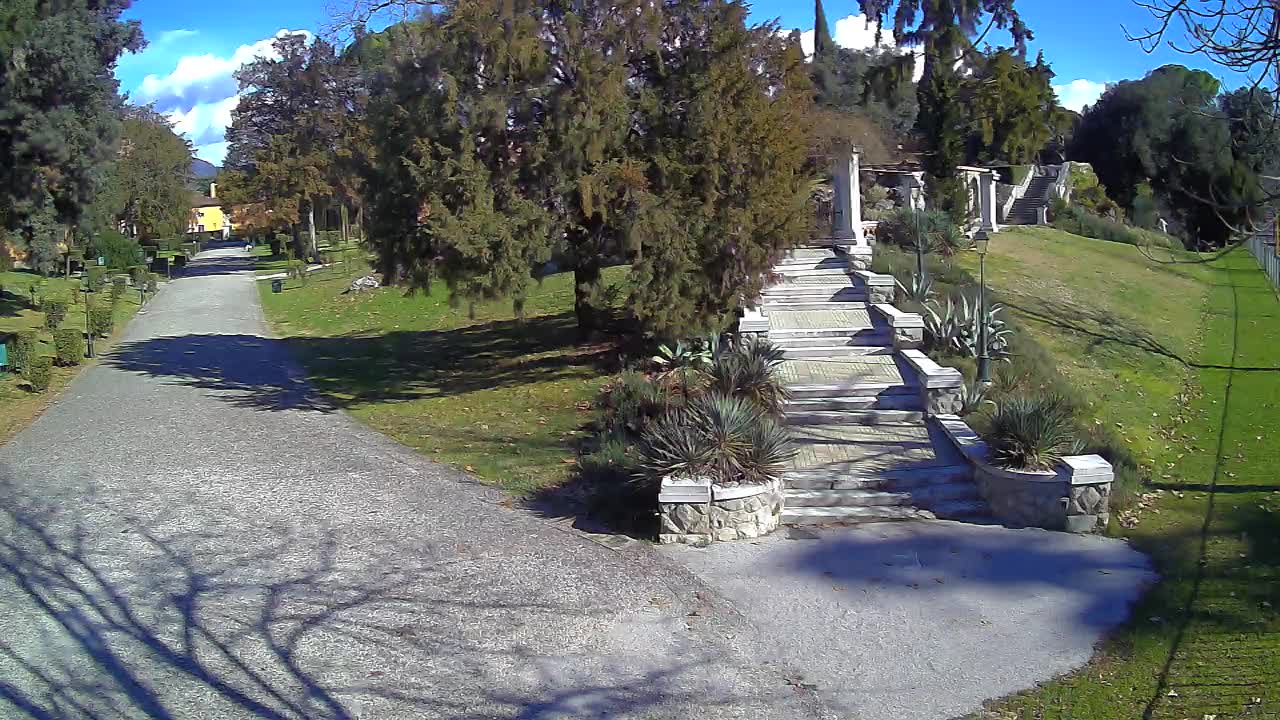 Parco Coronini-Cronberg Live Webcam – Green Oasis
