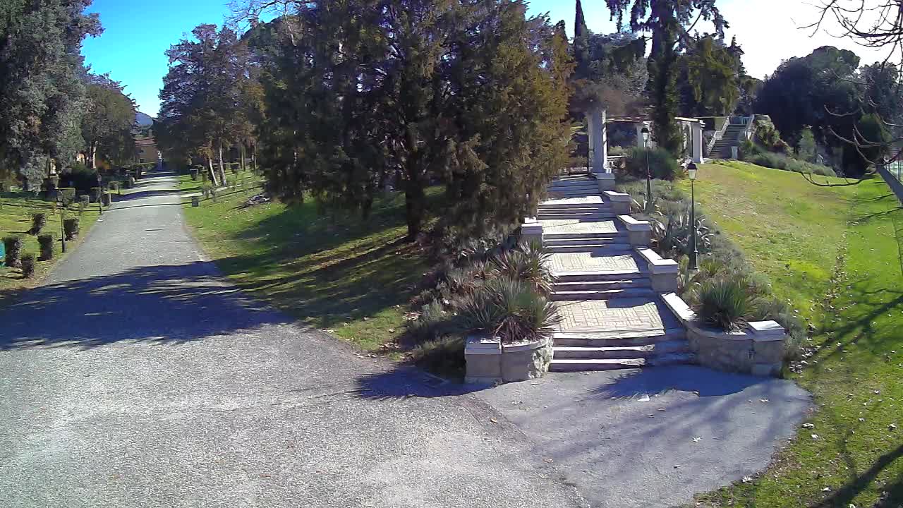 Parco Coronini-Cronberg Live Webcam – Green Oasis