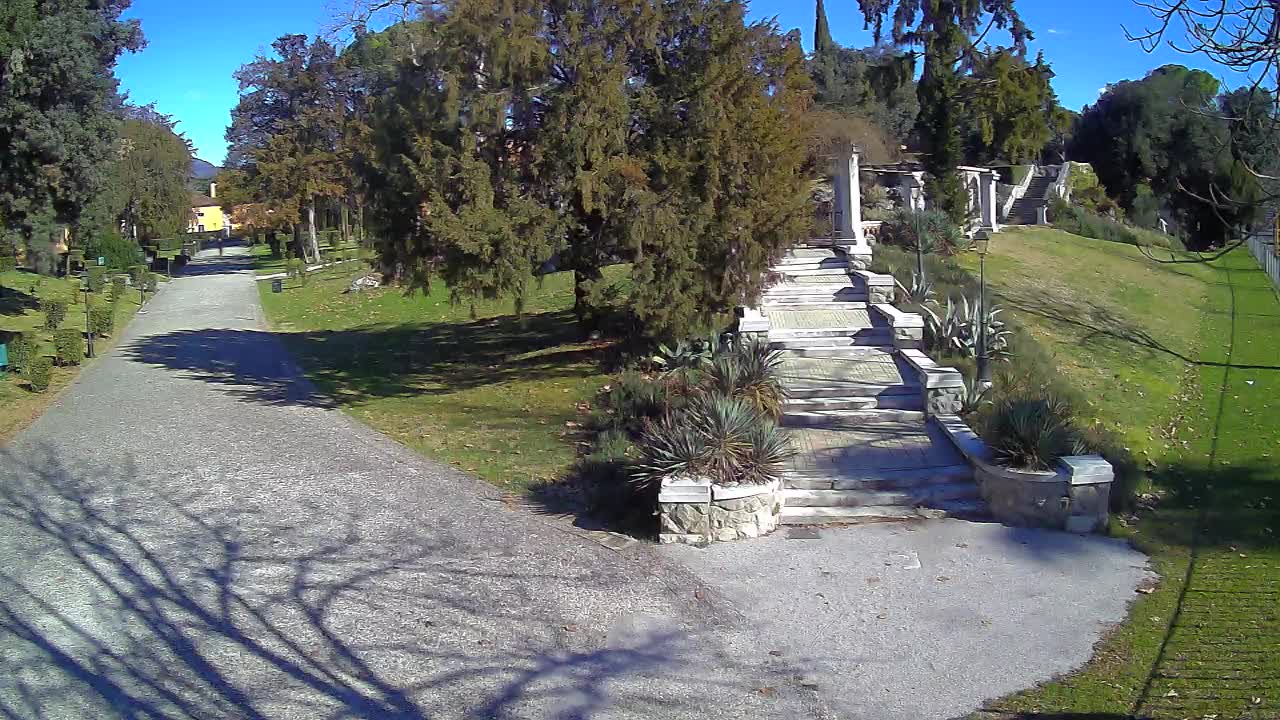 Parco Coronini-Cronberg Live Webcam – Green Oasis