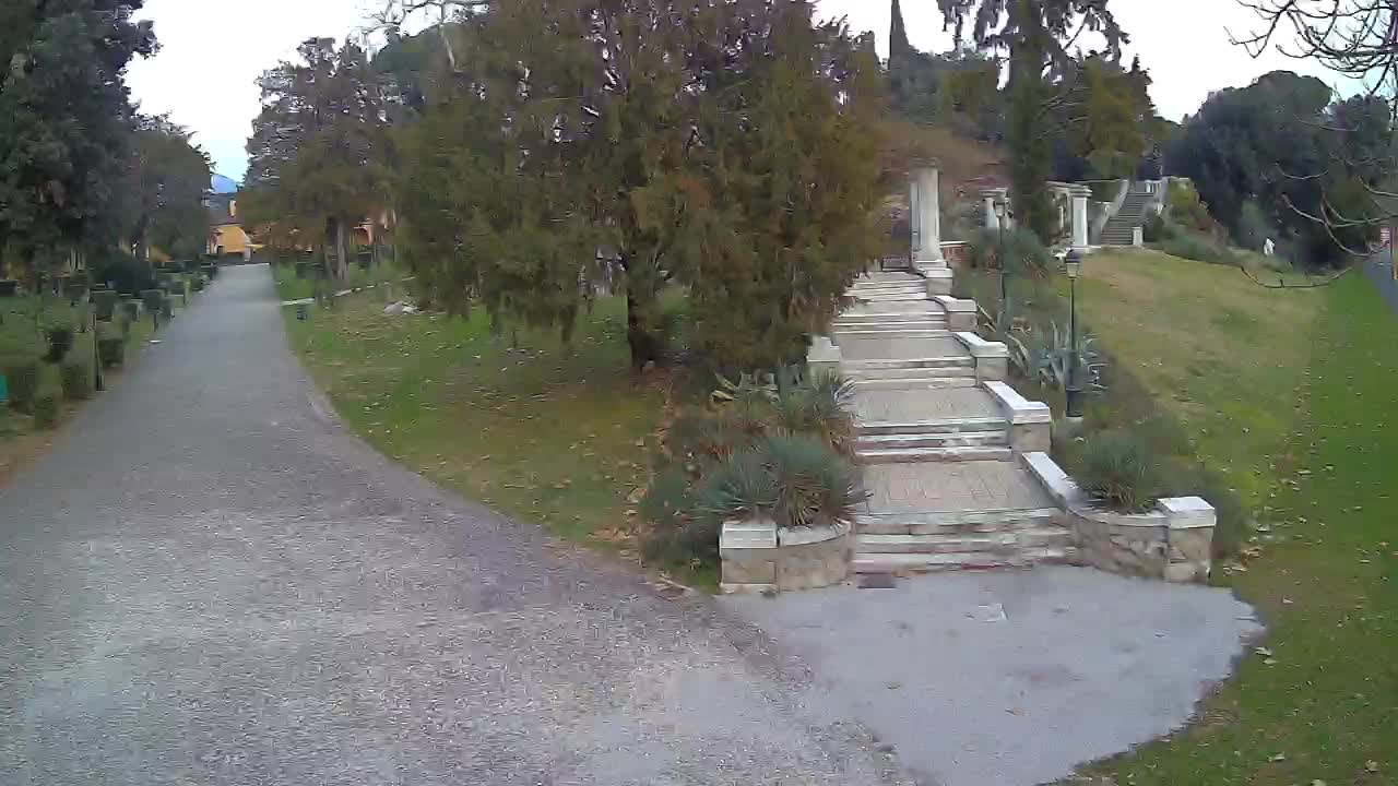 Parco Coronini-Cronberg Live Webcam – Green Oasis