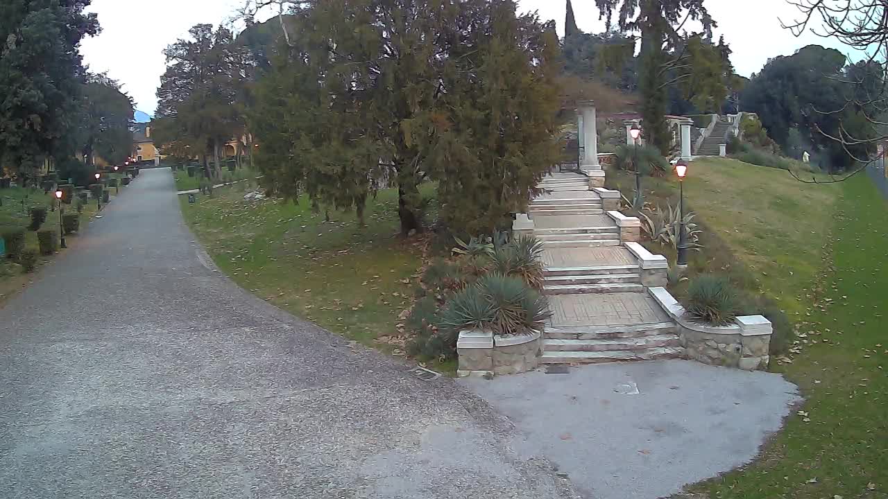 Parco Coronini-Cronberg Live Webcam – Green Oasis