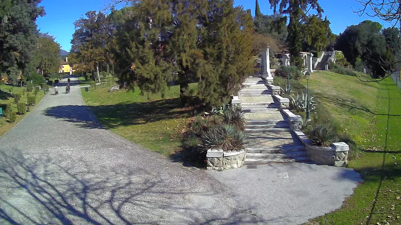 Parco Coronini-Cronberg Live Webcam – Green Oasis