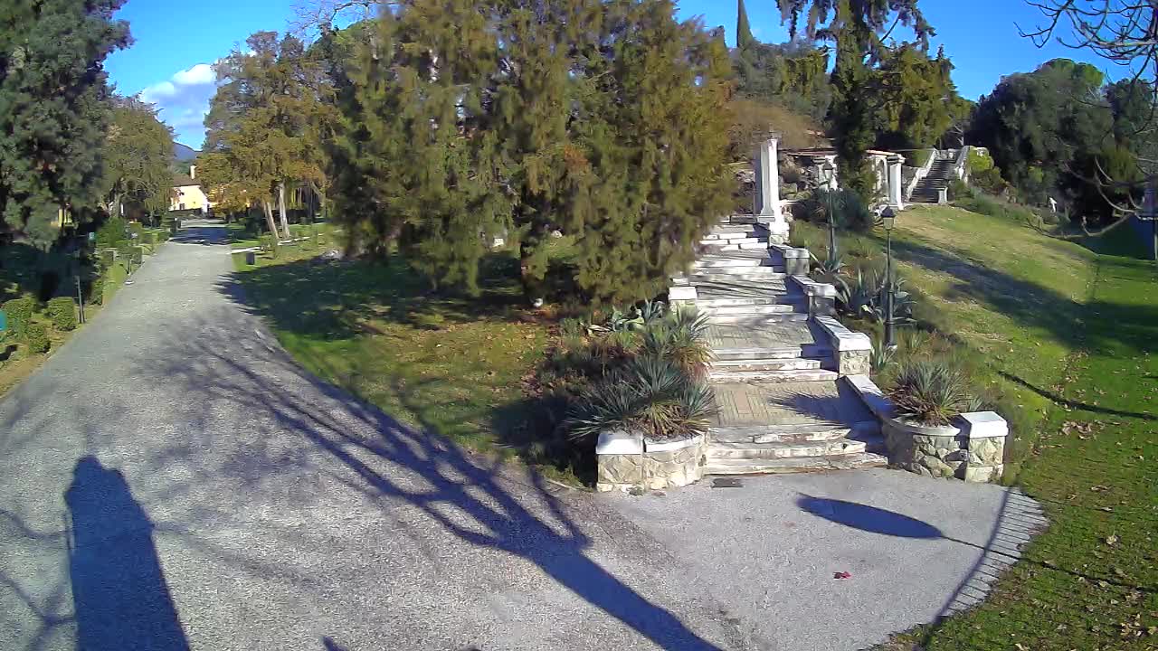 Parco Coronini-Cronberg Live Webcam – Green Oasis