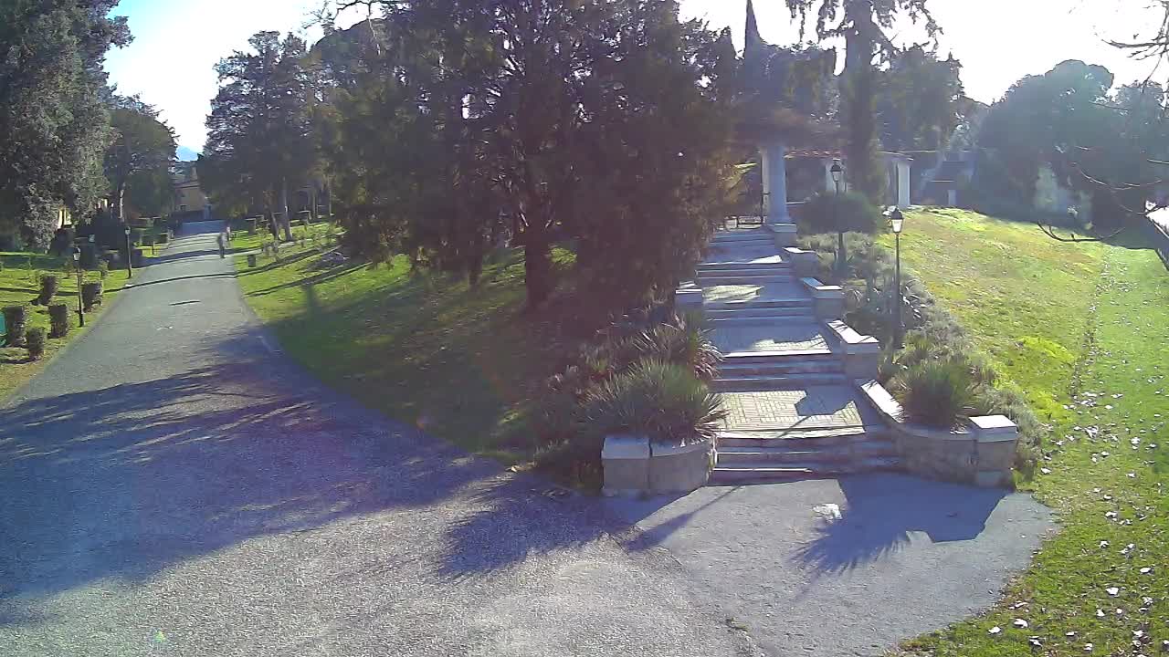 Parco Coronini-Cronberg Live Webcam – Green Oasis