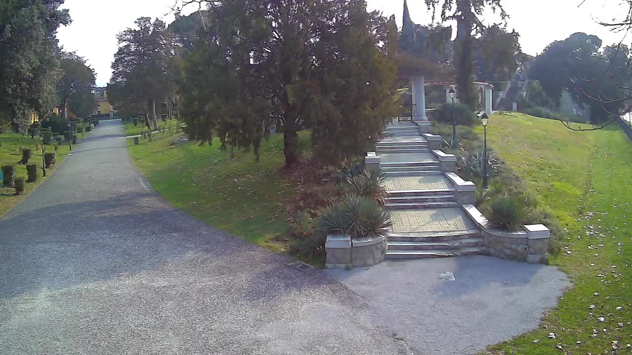 Parco Coronini-Cronberg Live Webcam – Green Oasis
