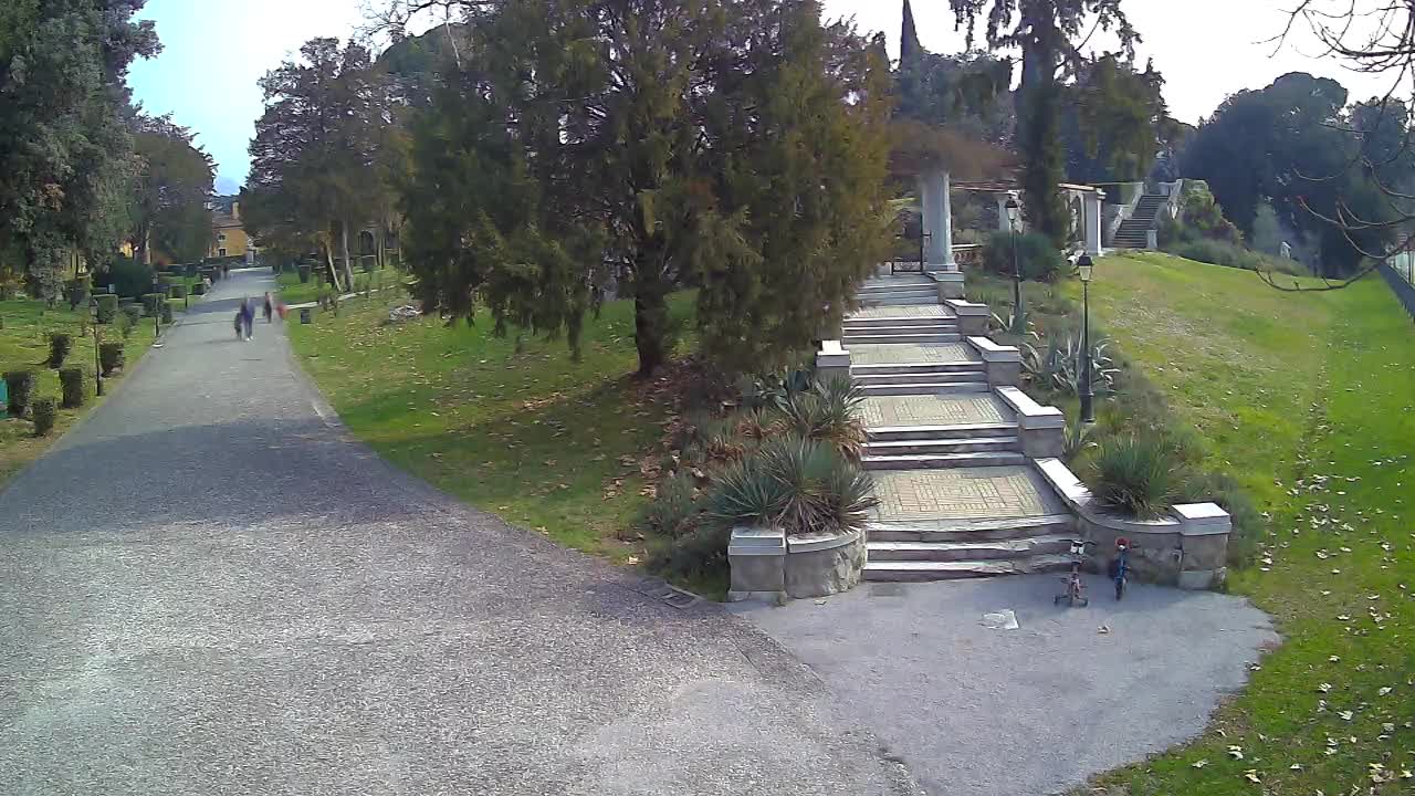 Parco Coronini-Cronberg Live Webcam – Green Oasis
