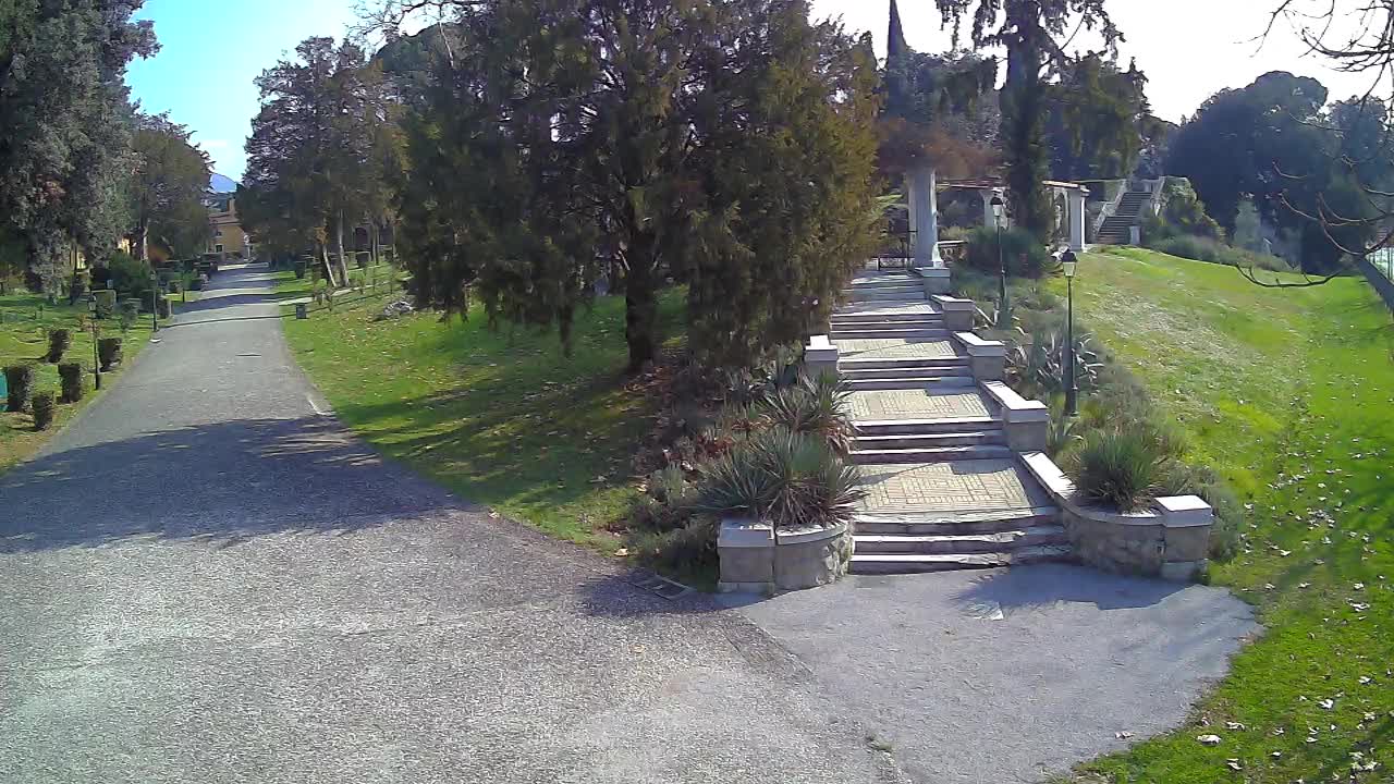 Parco Coronini-Cronberg Live Webcam – Green Oasis