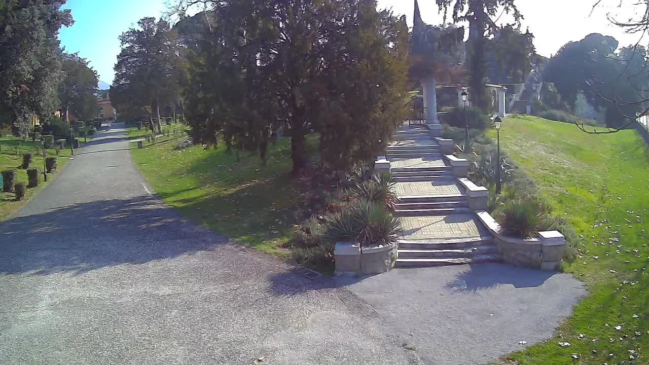 Parco Coronini-Cronberg Live Webcam – Green Oasis