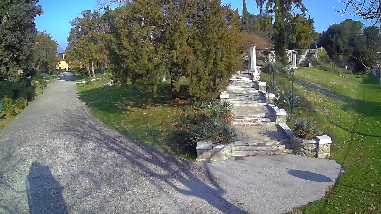 Parco Coronini-Cronberg Live Webcam – Green Oasis